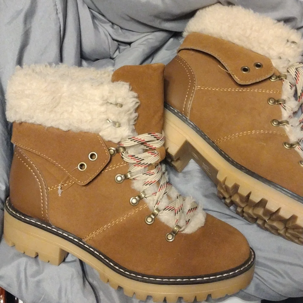 Boots 9 w - Picture 2 of 2